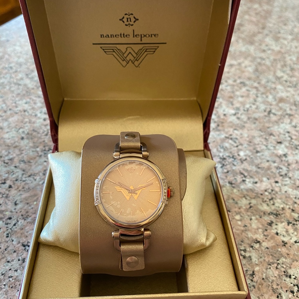 Leather Wonder Woman watch with box NWT